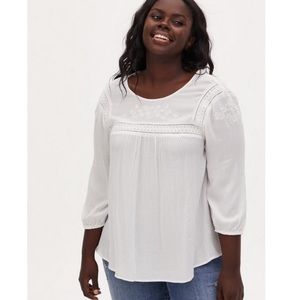 Torrid Crinkle Gauze Embroidered Top Size 2 or 2X Cream Cloud Dancer